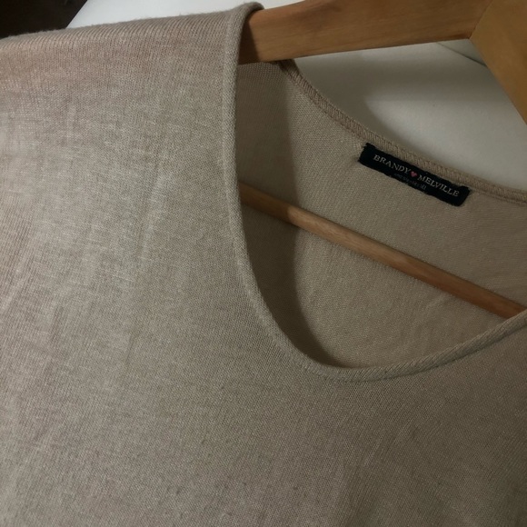 Brandy Melville Cream Sweater - Picture 4 of 4